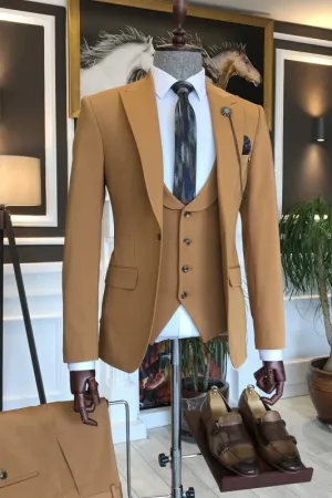 Camel Peaked Lapel Three Pieces Prom Suits Chic Slim Fit Wedding Suits