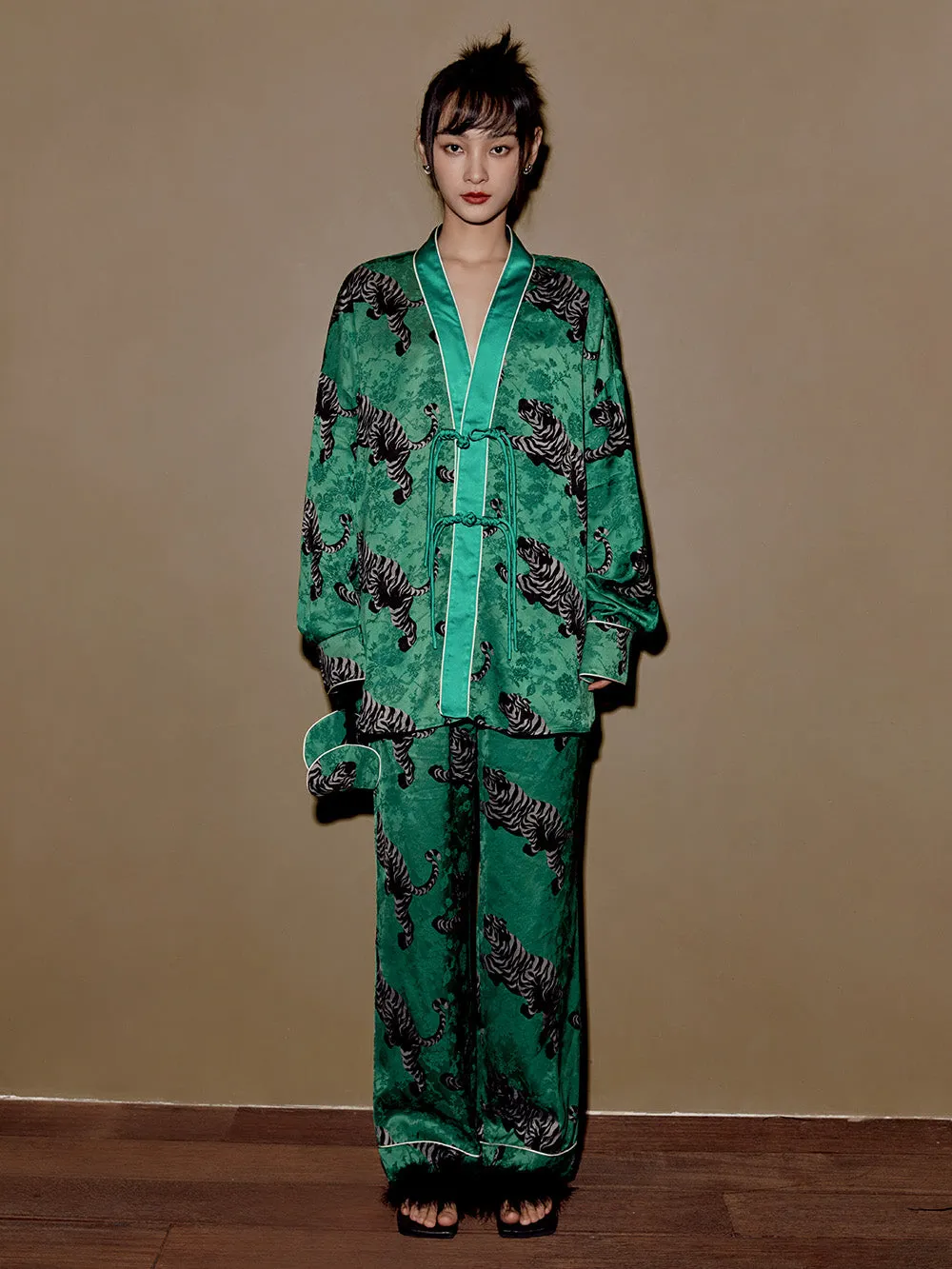 MUKZIN Crouching Dragon and Hidden Tiger Neo Chinese  Pajama Shirts