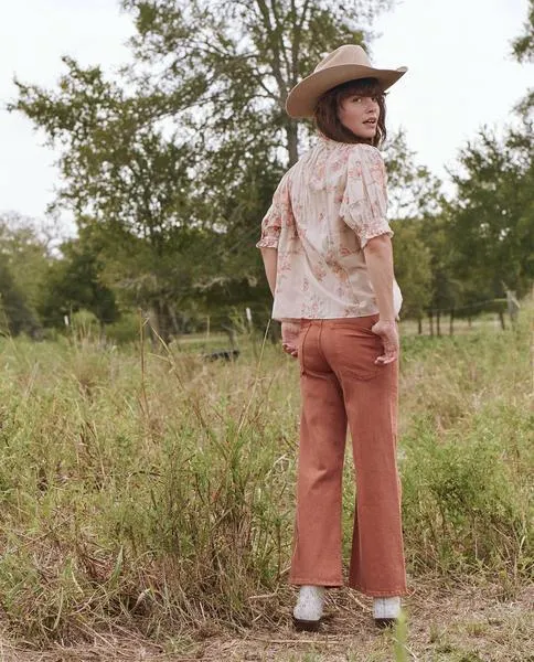 The Great - Fiddle Top in Hillside Floral